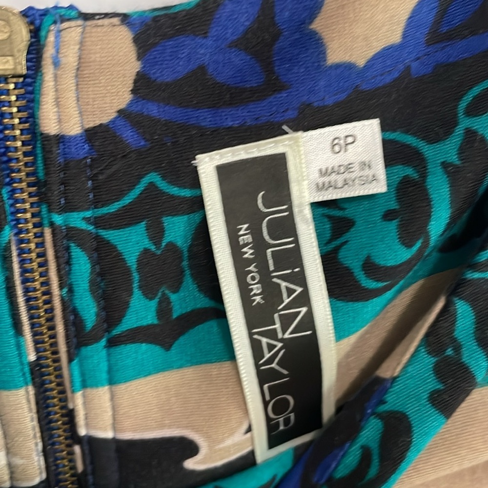 Julian Taylor Dress - Picture 3 of 4